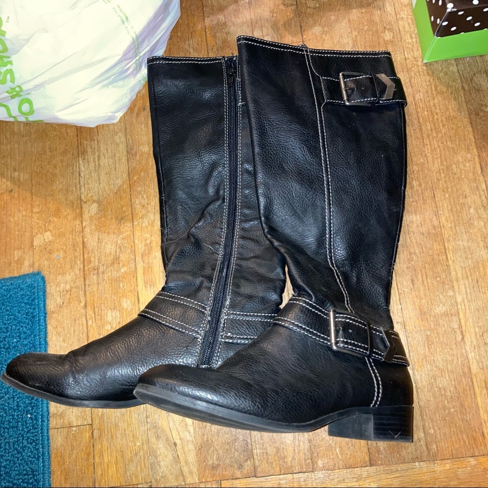 🟢 Black Pleather Boots